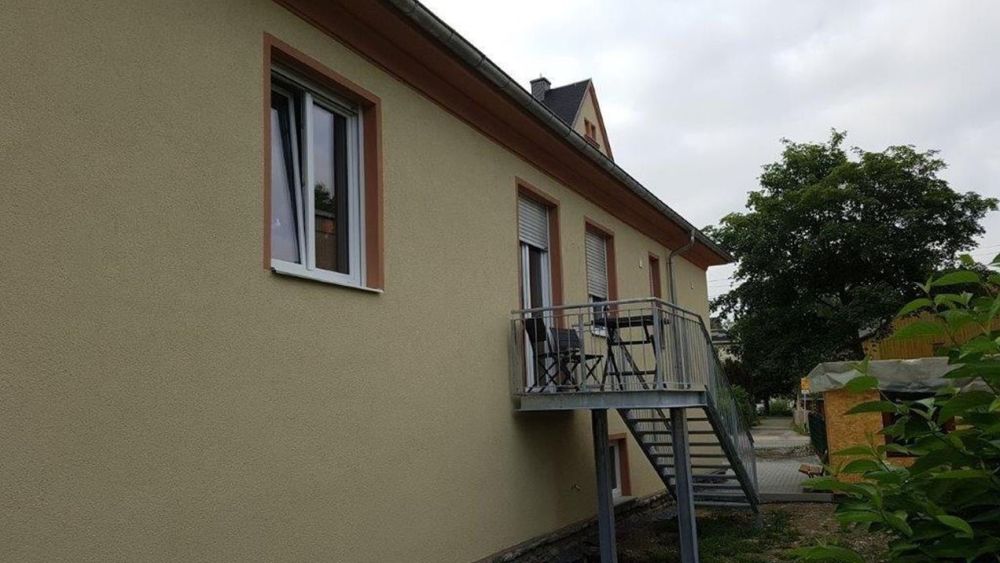 Außenansicht des ehemaligen Wannenbades mit Treppenzugang (Link öffnet sich in einem Popupfenster mit vergrößerter Ansicht des Bildes.)